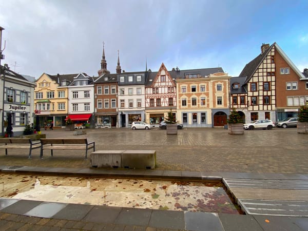 來自德語區歐朋（Eupen）的祖父約翰